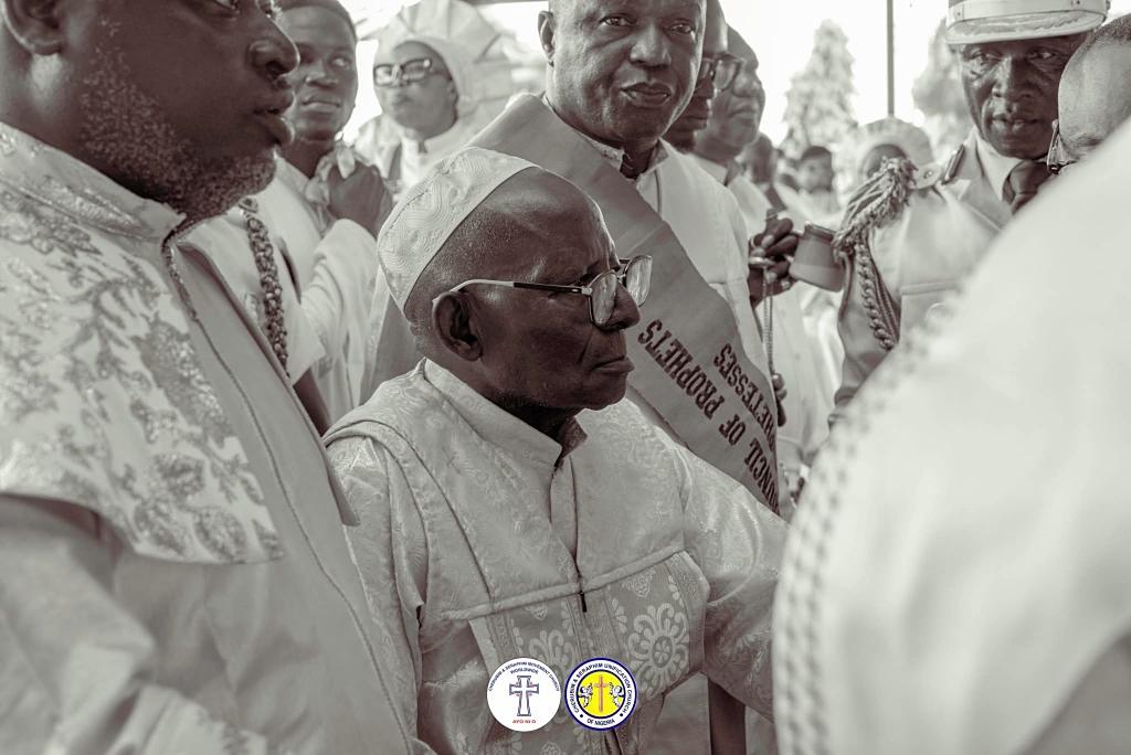 Enthronement Pic (19)