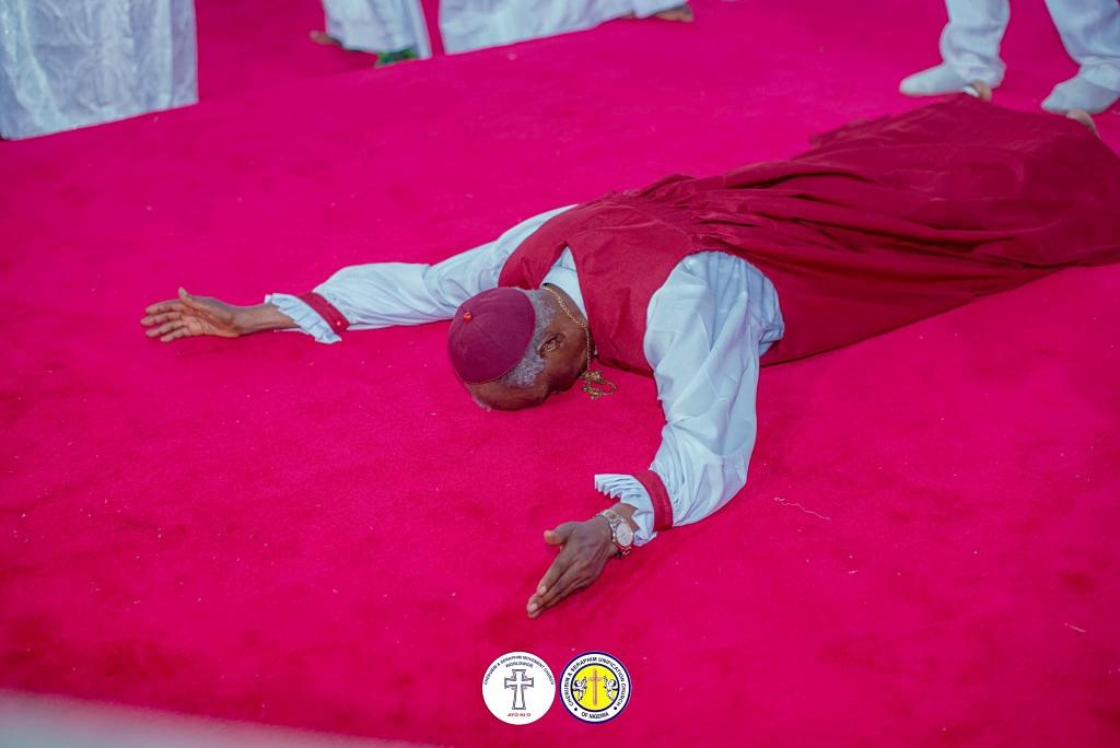 Enthronement Pic (3)