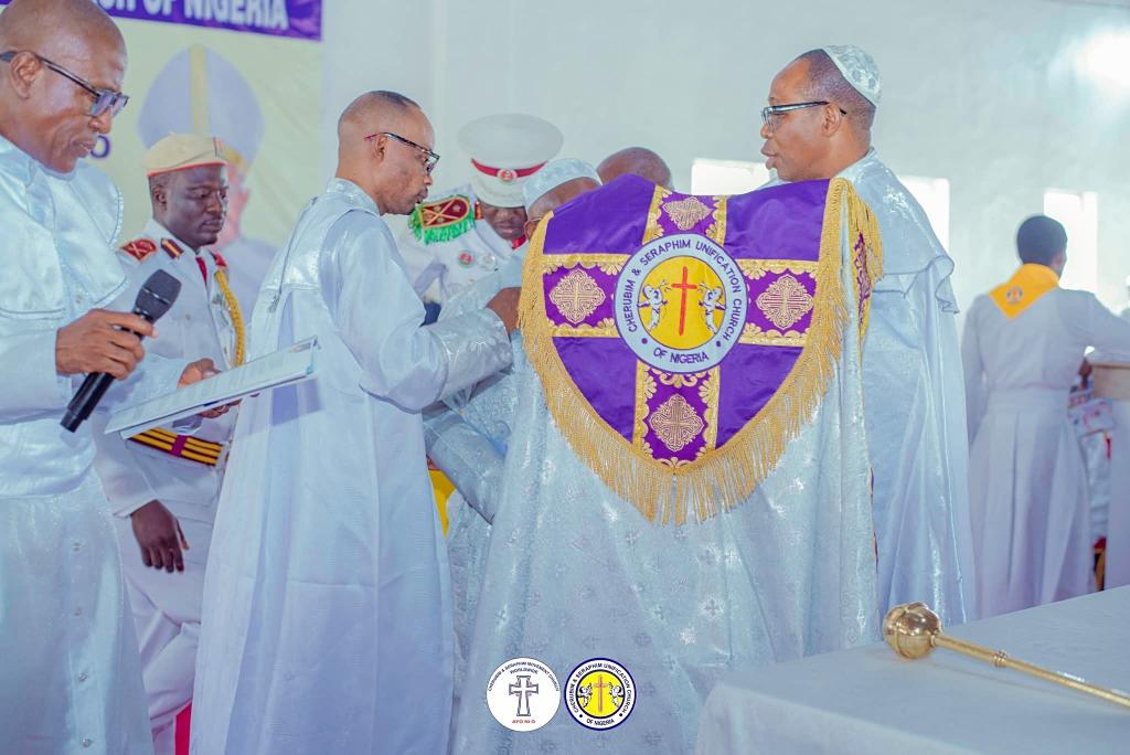 Enthronement Pic (5)