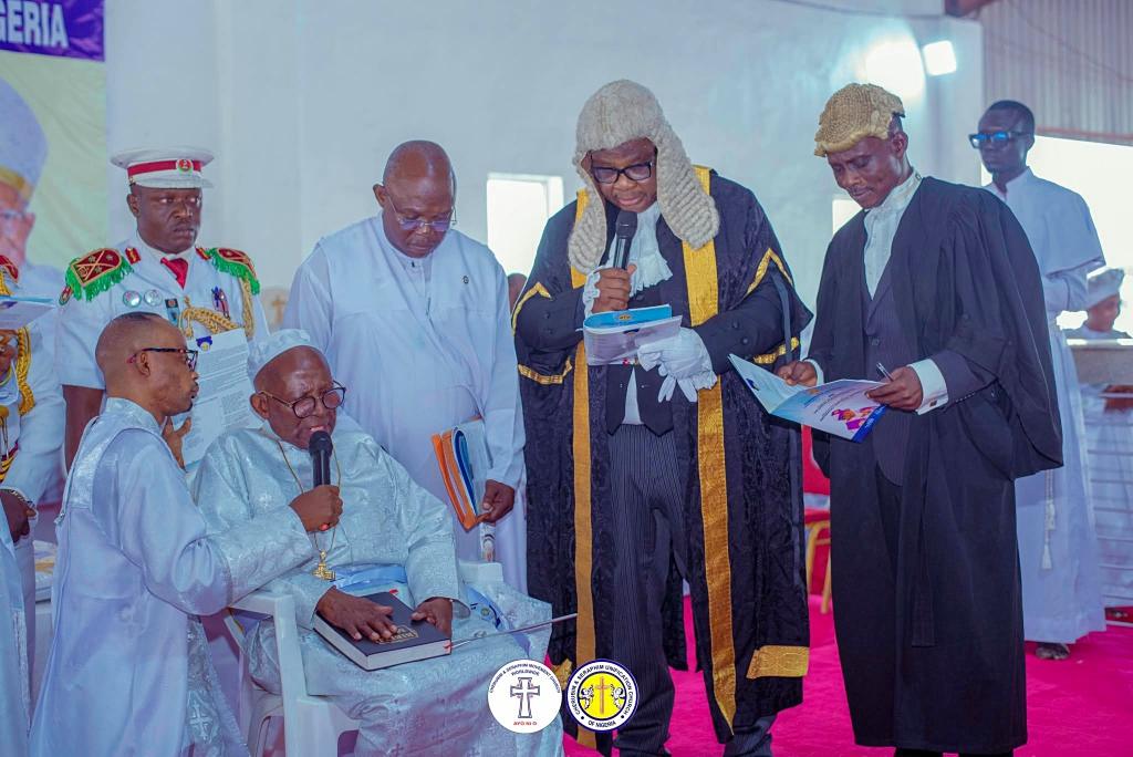 Enthronement Pic (9)